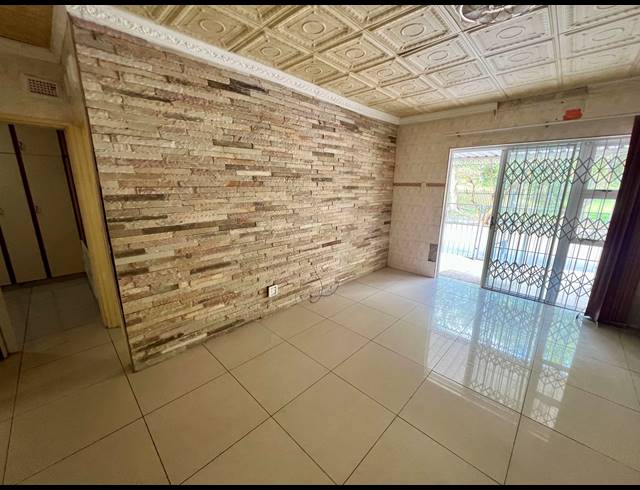 2 BEDROOM APARTMENT FOR SALE IN WATERVAL PARK